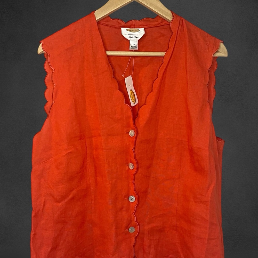 Talbot’s 100% Irish Linen Cora Sleeveless Button-Up Scalloped Edge Vest